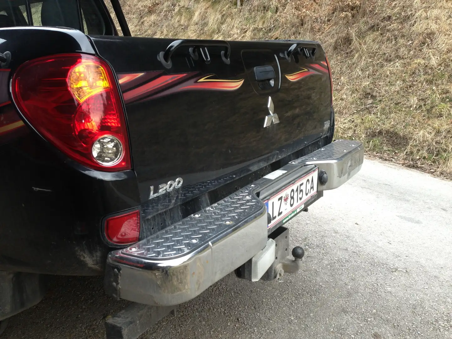 Mitsubishi L200 DI-D Чорний - 2