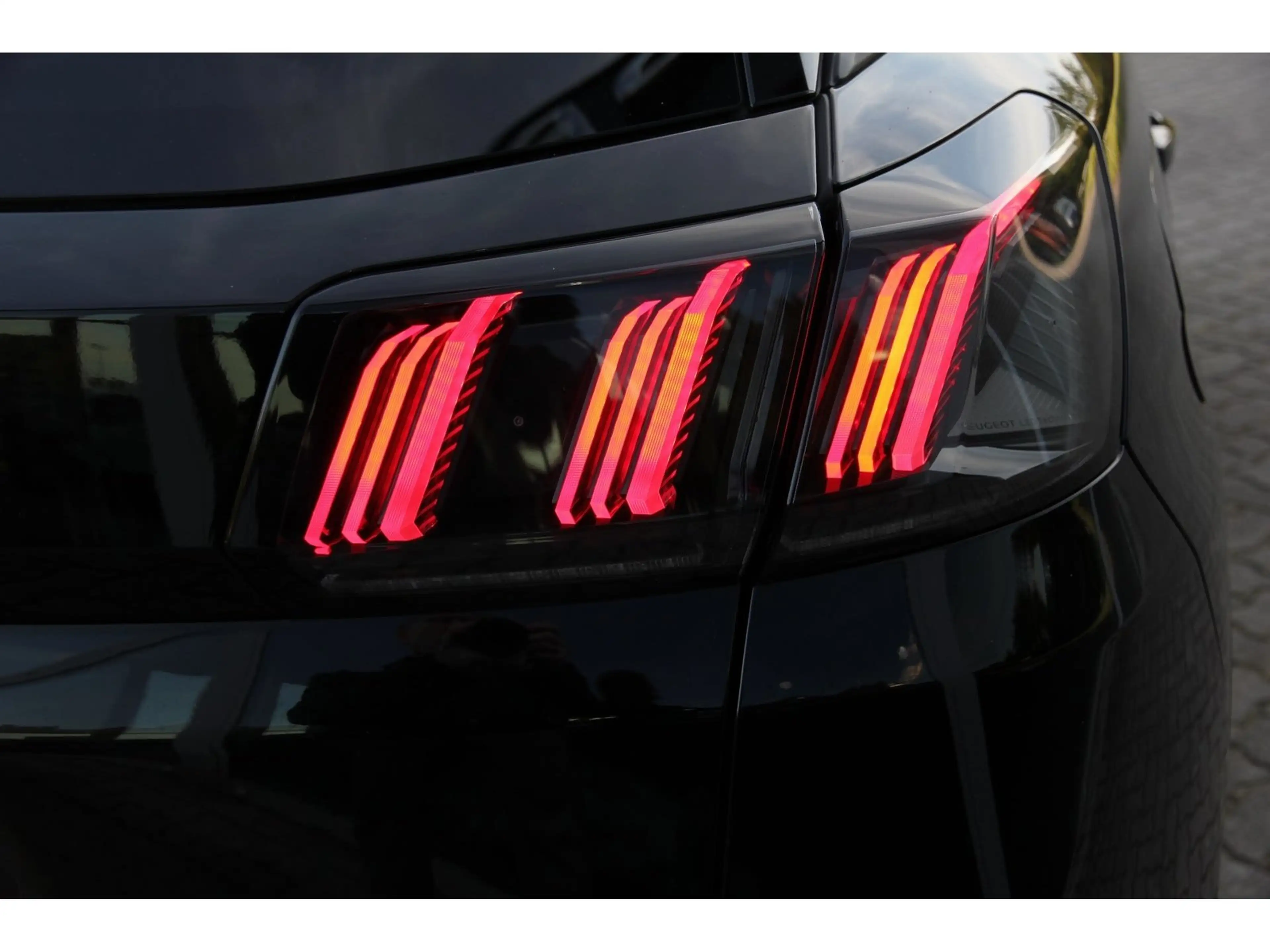 Peugeot 3008 Allure P. 130 Navi SHZ EPHvh Kamera GJR ACC — photo 6