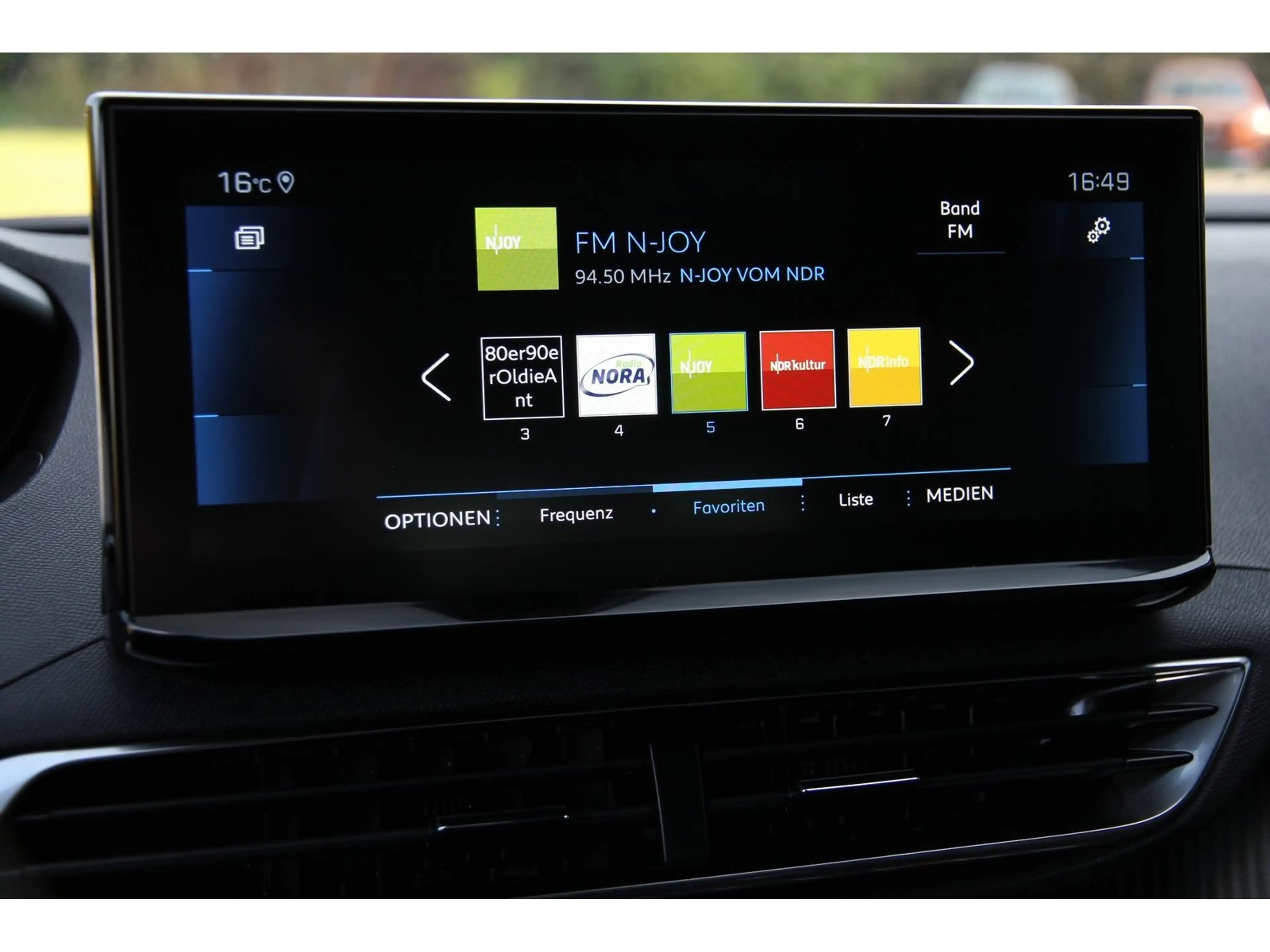 Peugeot 3008 Allure P. 130 Navi SHZ EPHvh Kamera GJR ACC — photo 20