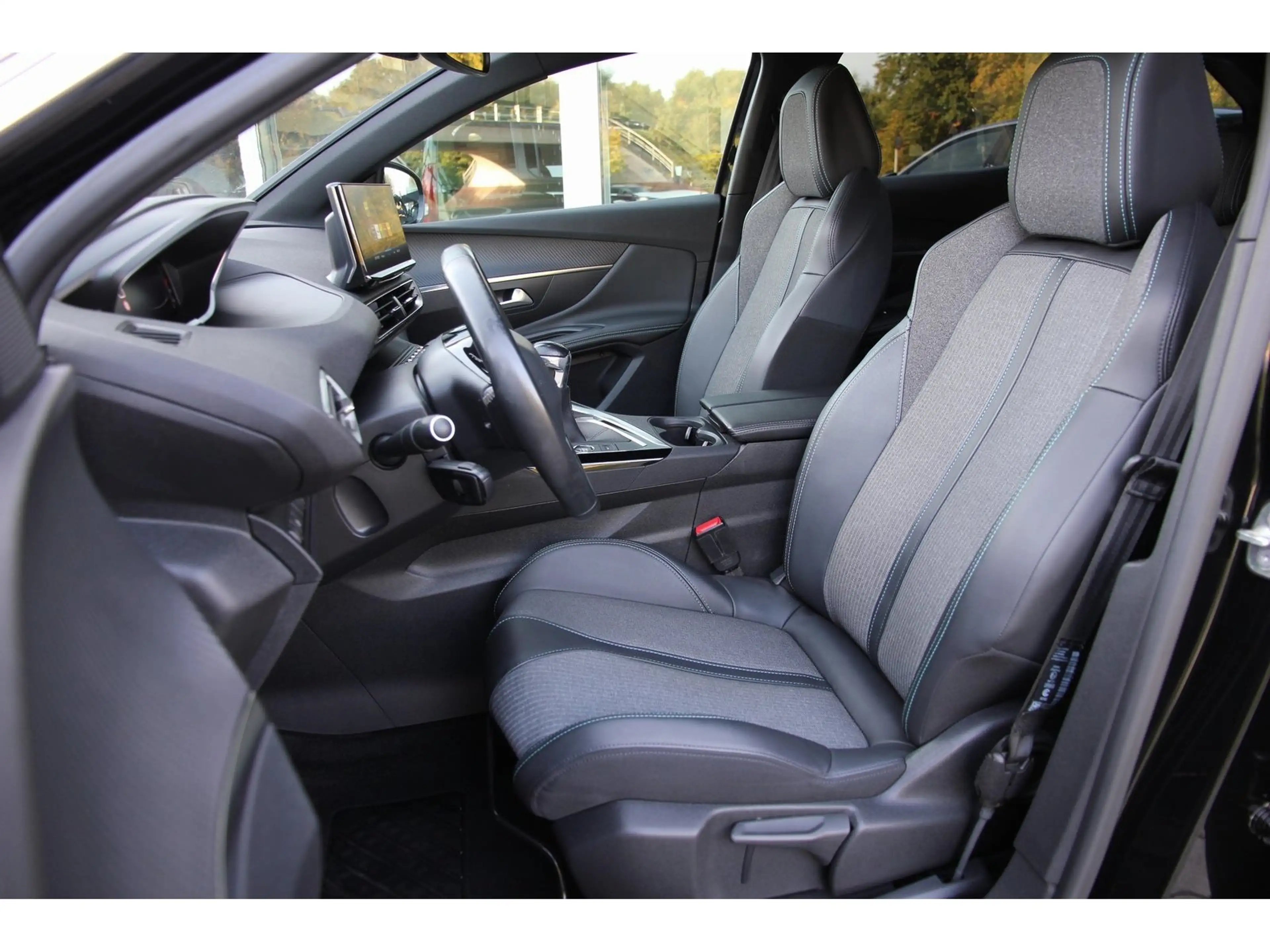 Peugeot 3008 Allure P. 130 Navi SHZ EPHvh Kamera GJR ACC — photo 14
