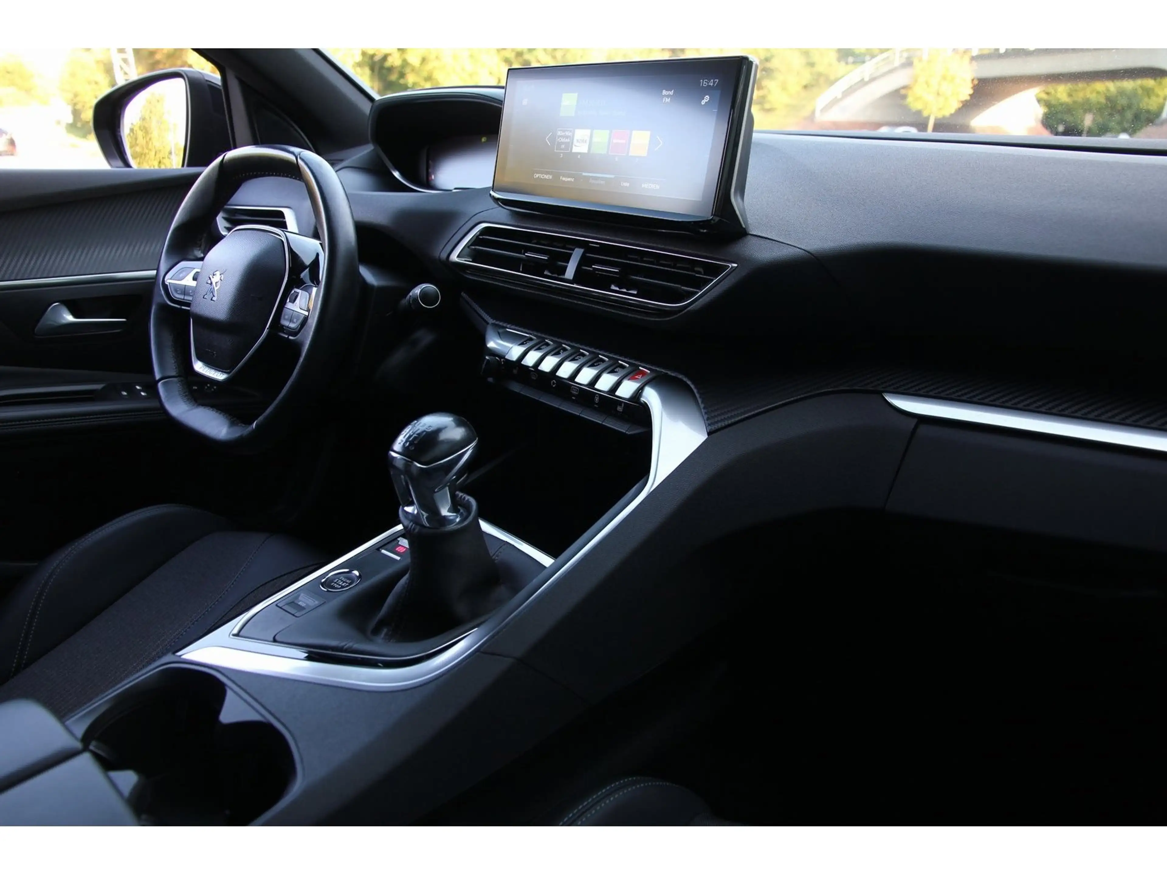 Peugeot 3008 Allure P. 130 Navi SHZ EPHvh Kamera GJR ACC — photo 16