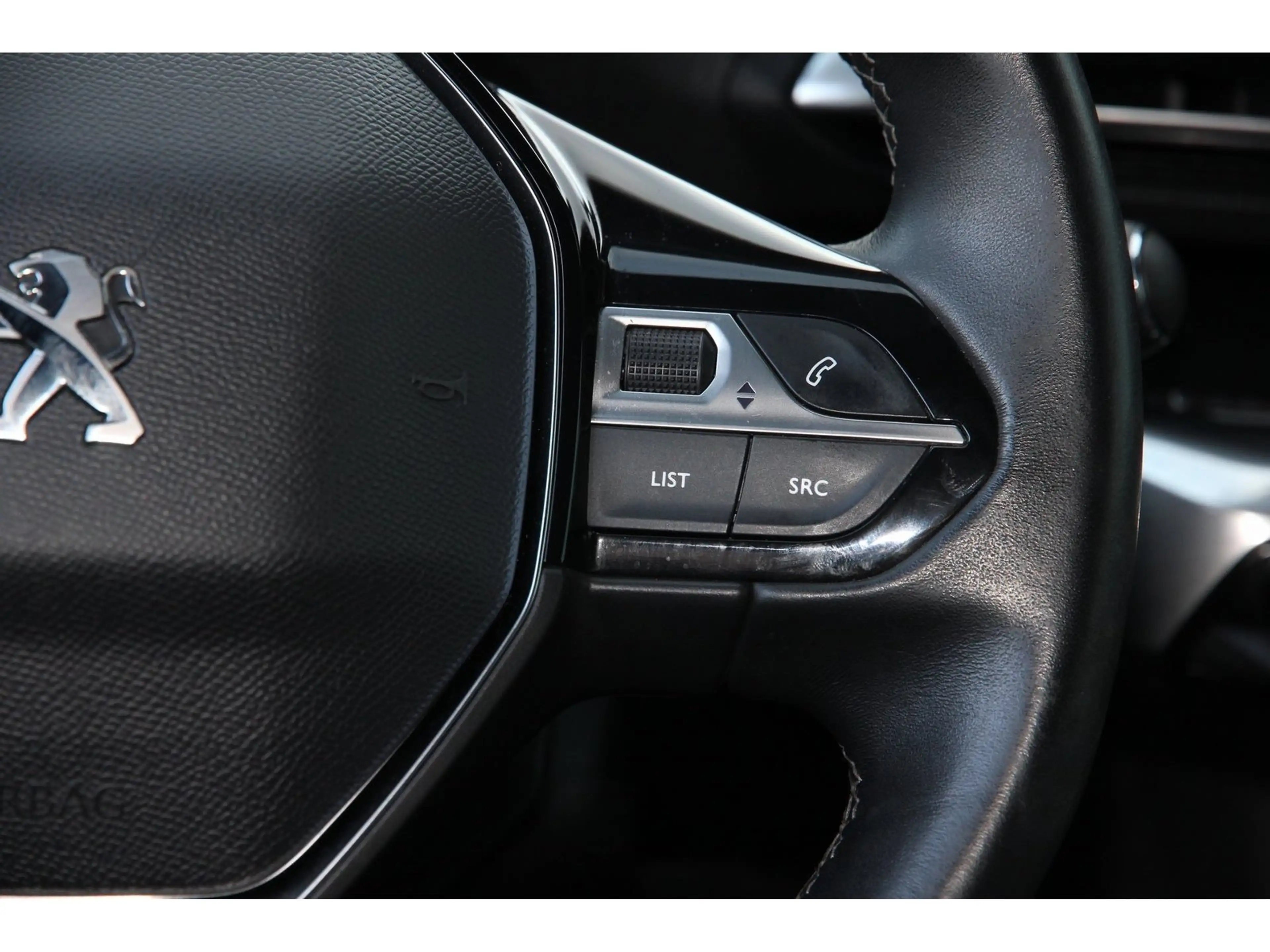 Peugeot 3008 Allure P. 130 Navi SHZ EPHvh Kamera GJR ACC — photo 19
