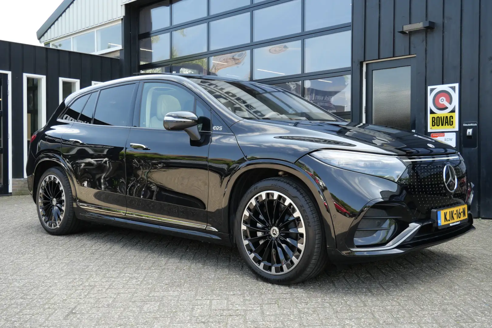 Mercedes-Benz EQS SUV 450+ AMG Line 118 kWh | Hyperscreen | Massage | 4W Schwarz - 1