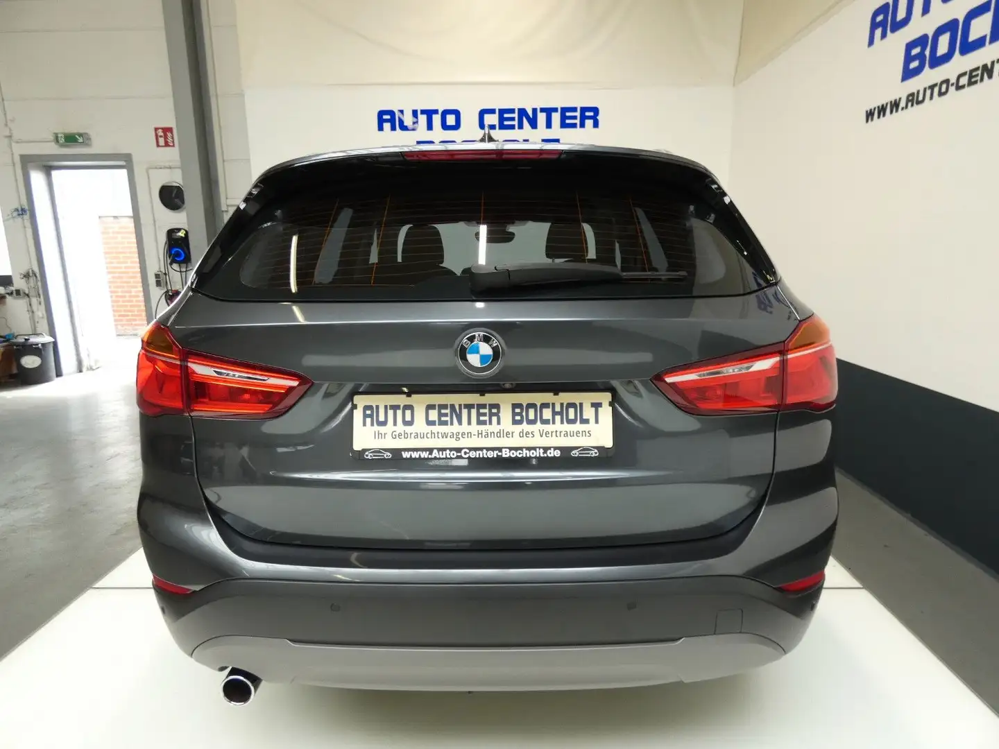 BMW X1 sDrive 18 i Advantage*Navi*RFK*AHK*PDC*LED Grigio - 2