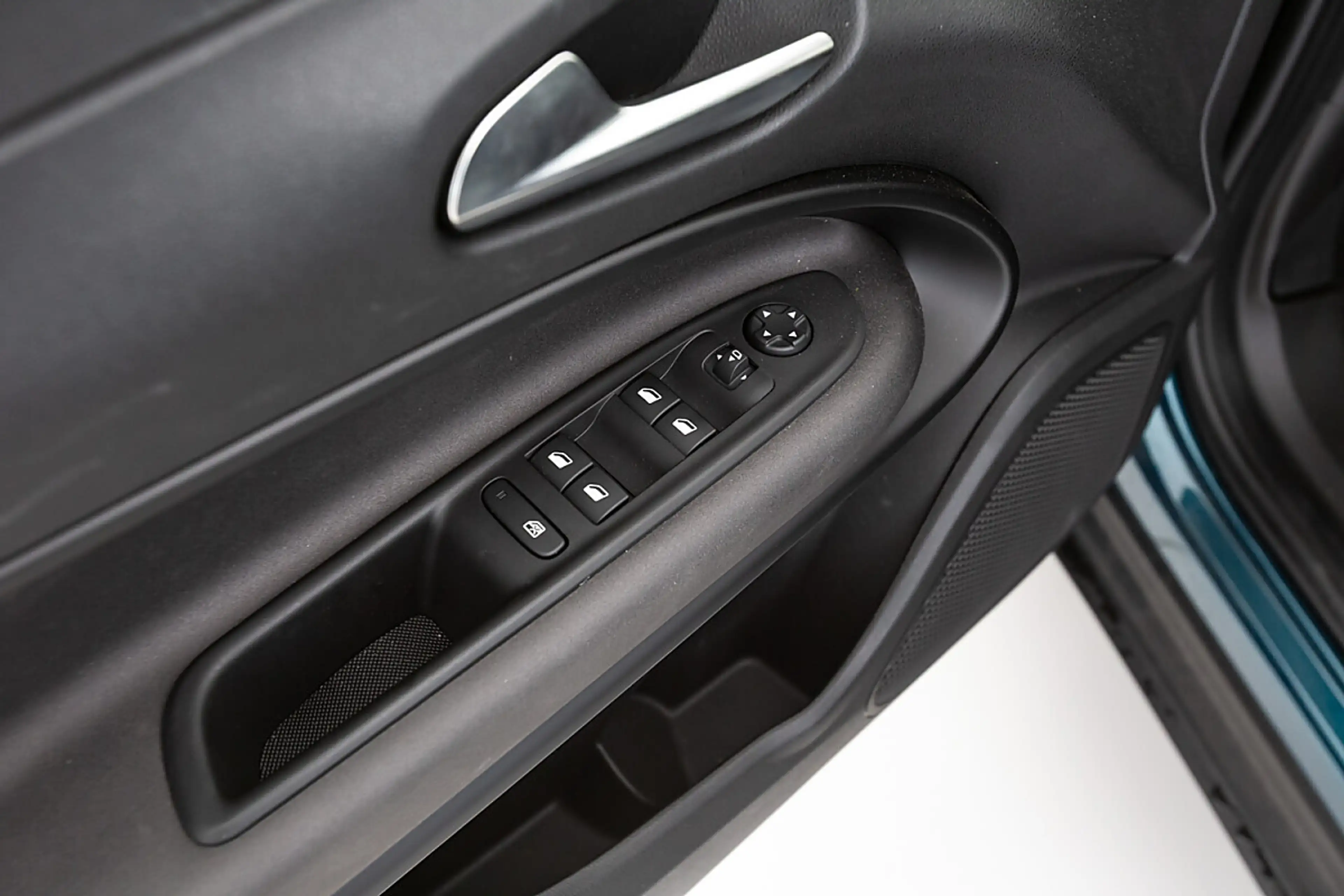 Alfa Romeo Junior 1.2 VGT Mild Hybrid Speciale — photo 8
