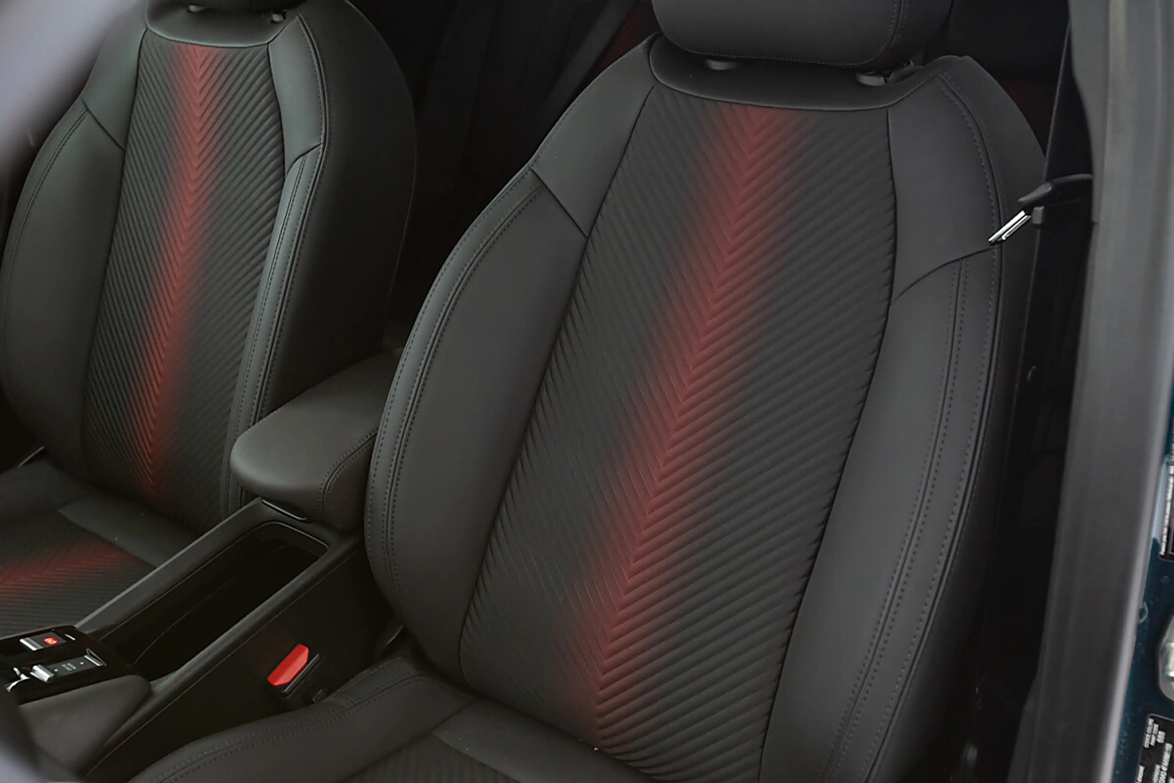 Alfa Romeo Junior 1.2 VGT Mild Hybrid Speciale — photo 10