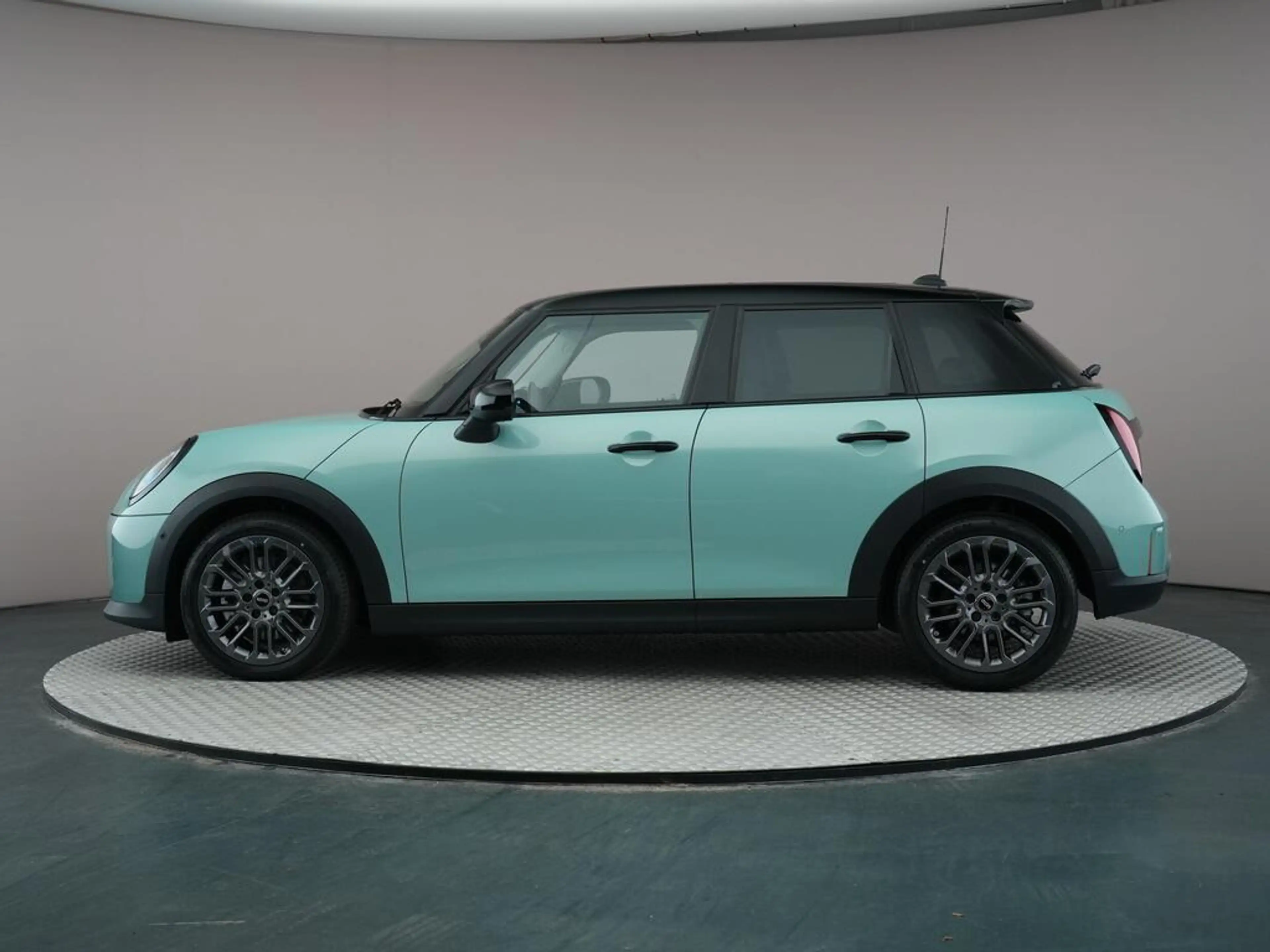 MINI Cooper C 5-deurs Classic M — photo 8