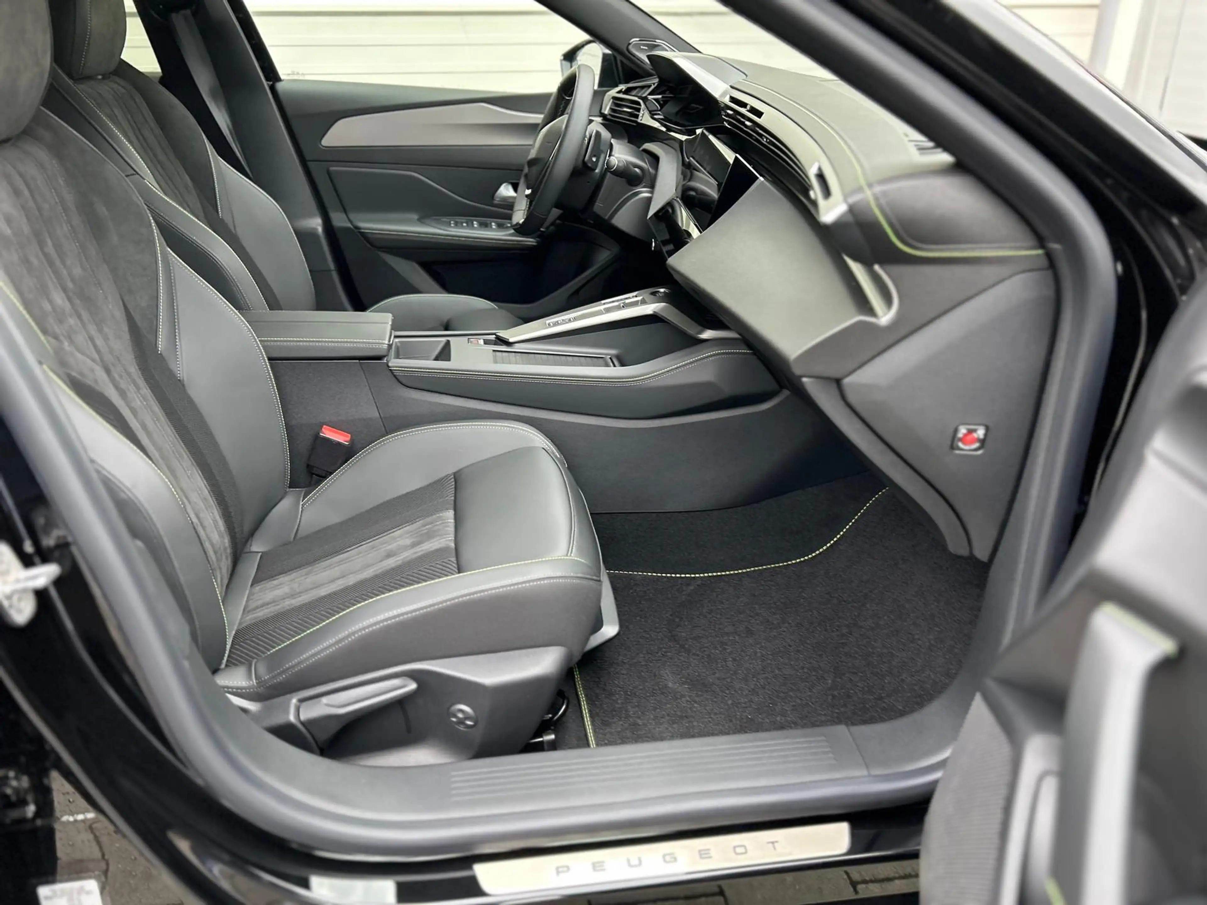 Peugeot 308 Hybrid 145 GT e-DCS6 *Pano*360*TOP ANGEBOT — photo 10