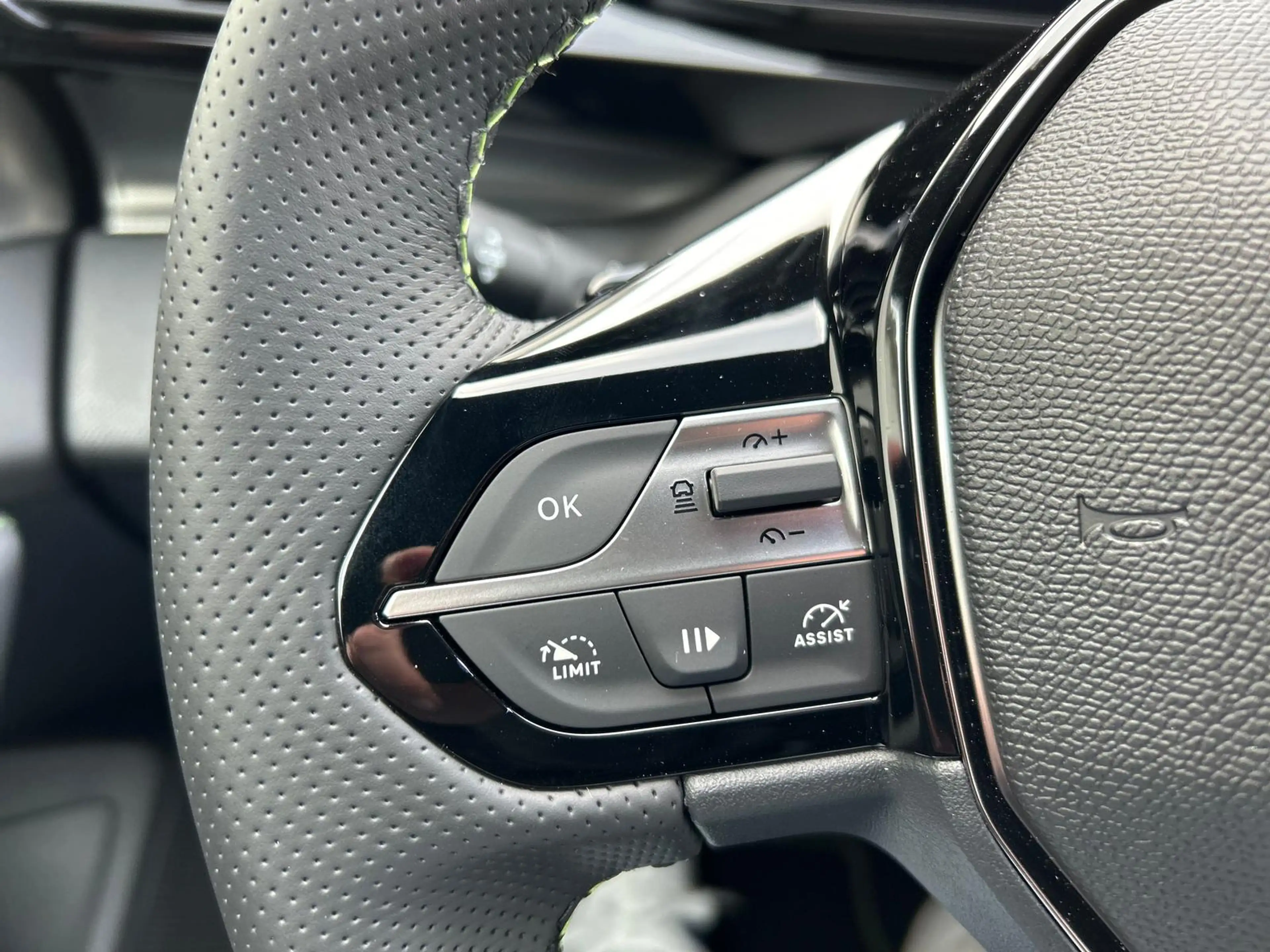 Peugeot 308 Hybrid 145 GT e-DCS6 *Pano*360*TOP ANGEBOT — photo 15