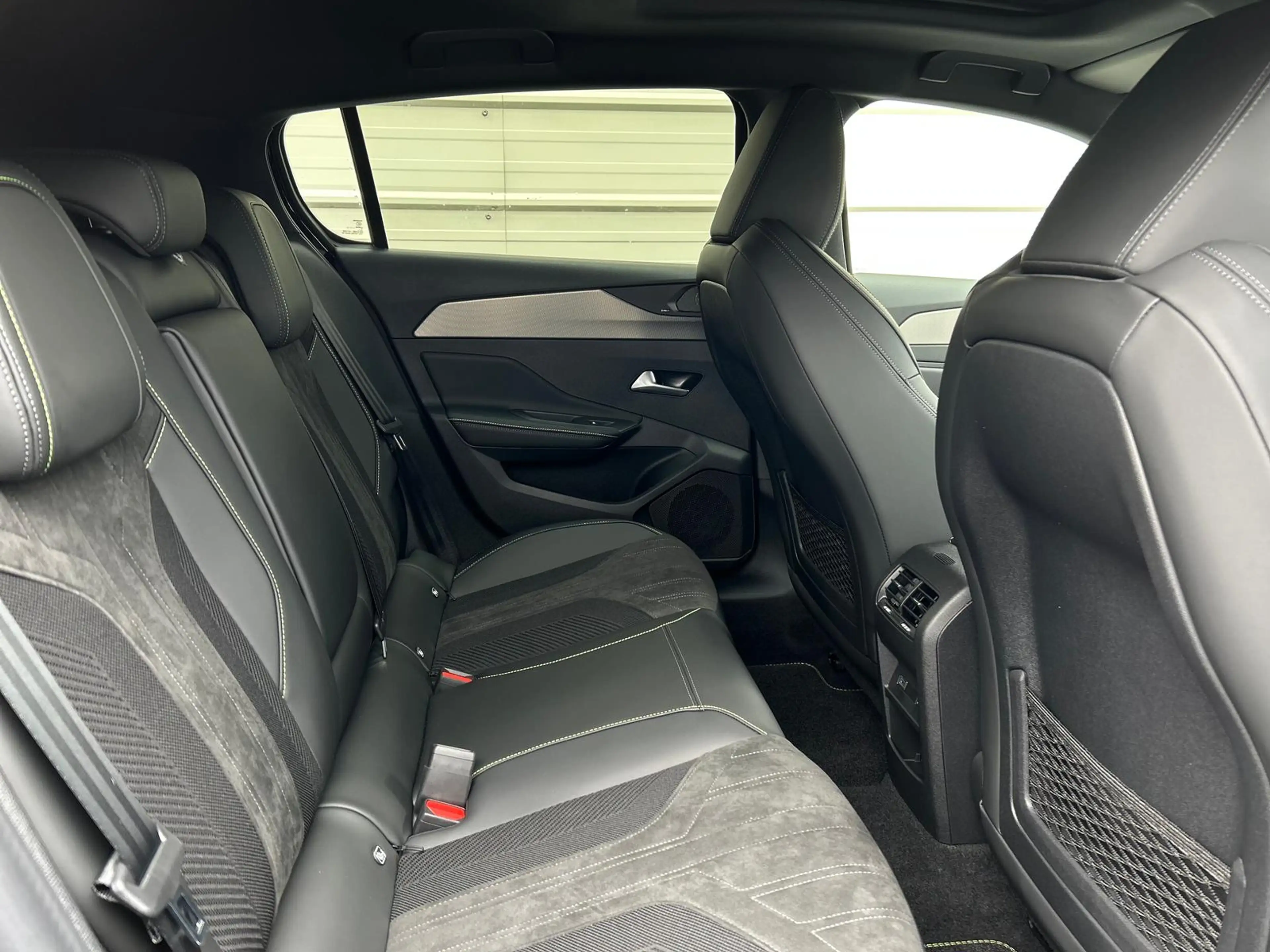 Peugeot 308 Hybrid 145 GT e-DCS6 *Pano*360*TOP ANGEBOT — photo 6