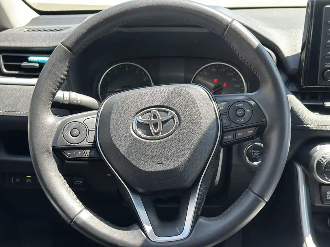 Toyota RAV 4 снимка Toyota RAV 4