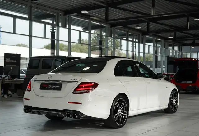 Mercedes-Benz E-Class view 8