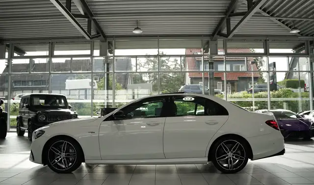 Mercedes-Benz E-Class view 11