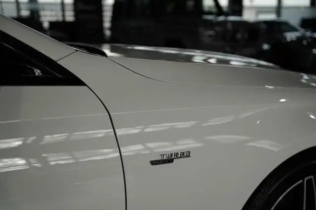 Mercedes-Benz E-Class view 12