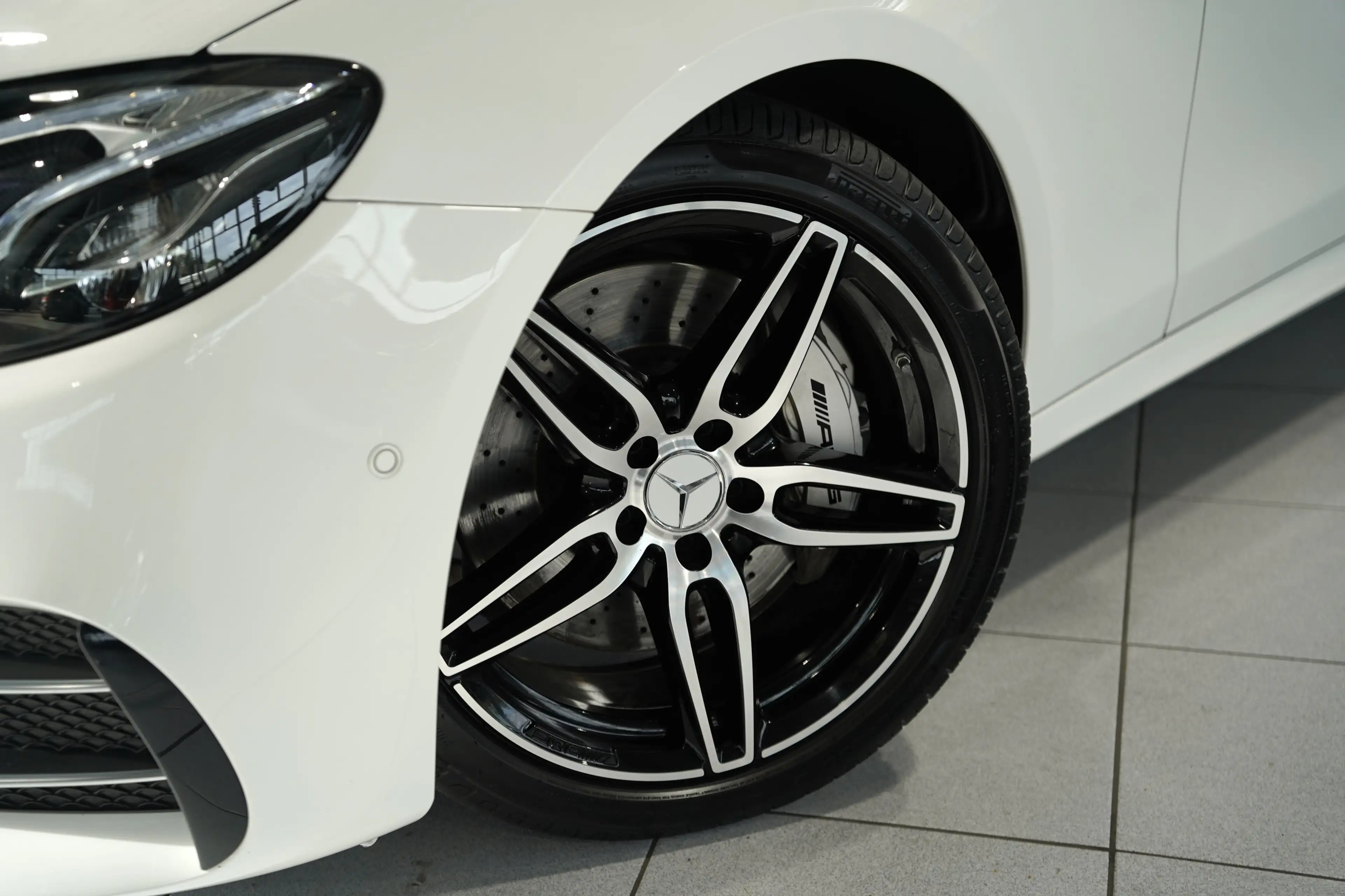 Mercedes-Benz E 53 AMG 4M+ Limousine *Pano *360° *Wide *MBEAM — photo 3