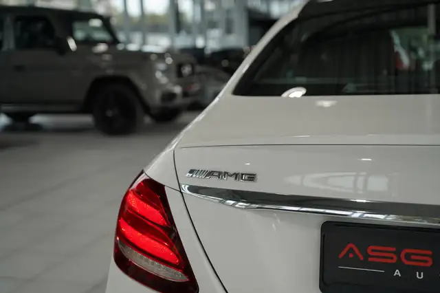 Mercedes-Benz E-Class view 14