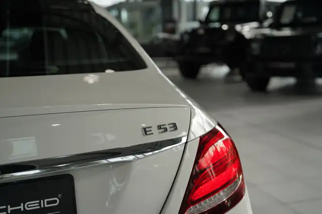 Mercedes-Benz E-Class view 15