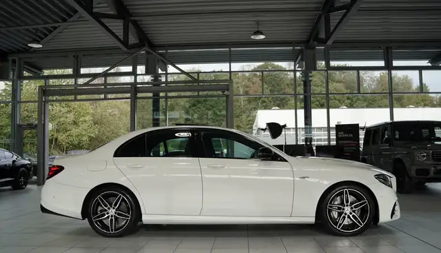 Mercedes-Benz E-Class view 7