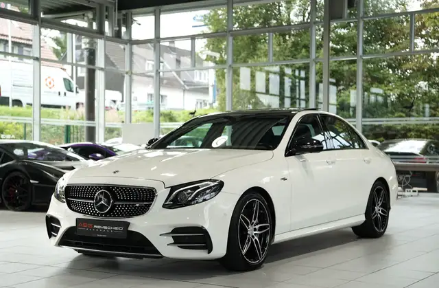 Mercedes-Benz E-Class view 5