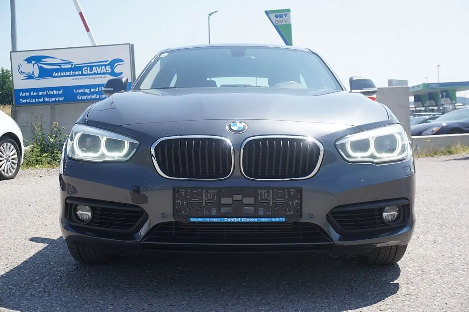 BMW 118 1er-Reihe Diesel (F20)  Advantage Grau - 1