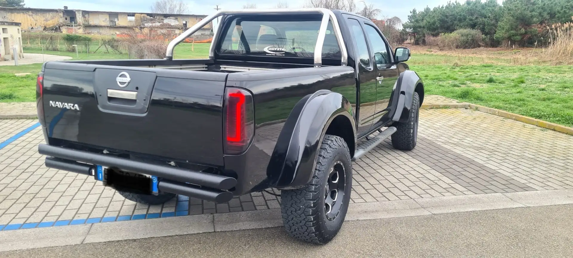Nissan Navara 2.5 dci k.cab Sport Siyah - 2