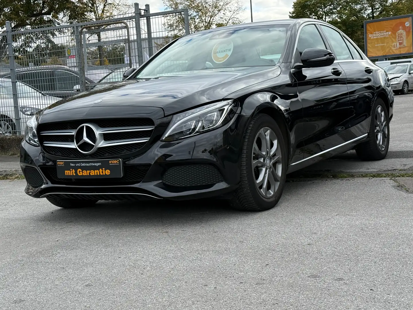 Mercedes-Benz C 200 C 200 CGI* 1.HAND* erst 33.800KM*Scheckheft* Schwarz - 2
