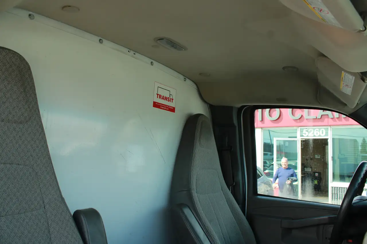 GMC Savana снимка GMC Savana