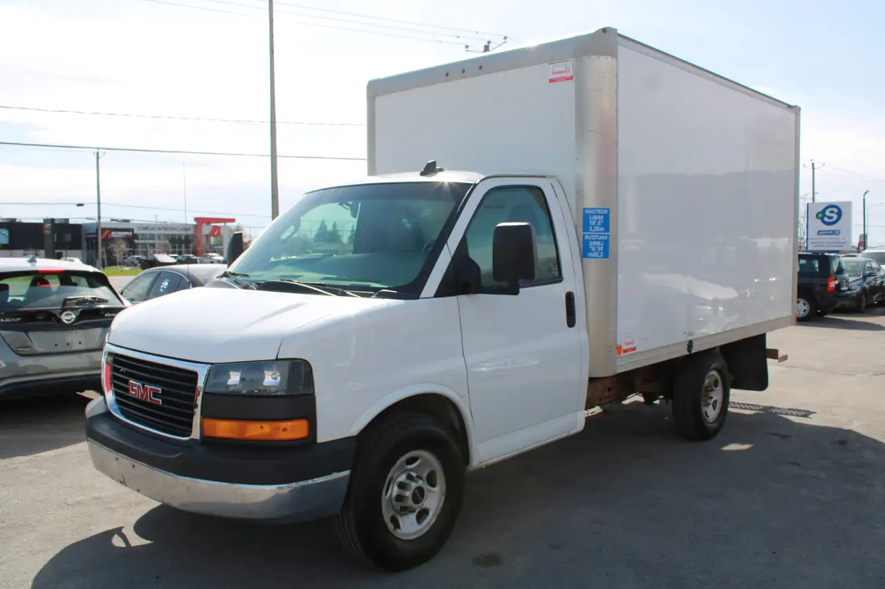 GMC Savana снимка GMC Savana