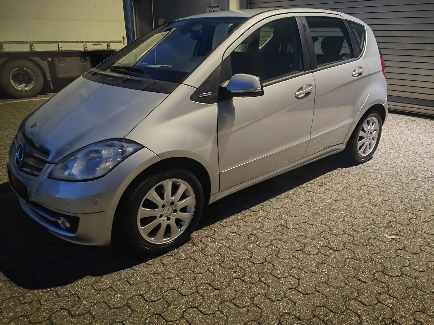 Mercedes-Benz A 200 A 200 (169.033) Stříbrná - 1