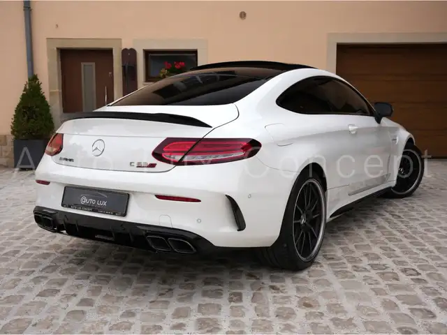 Mercedes-Benz C 63 Amg view 3