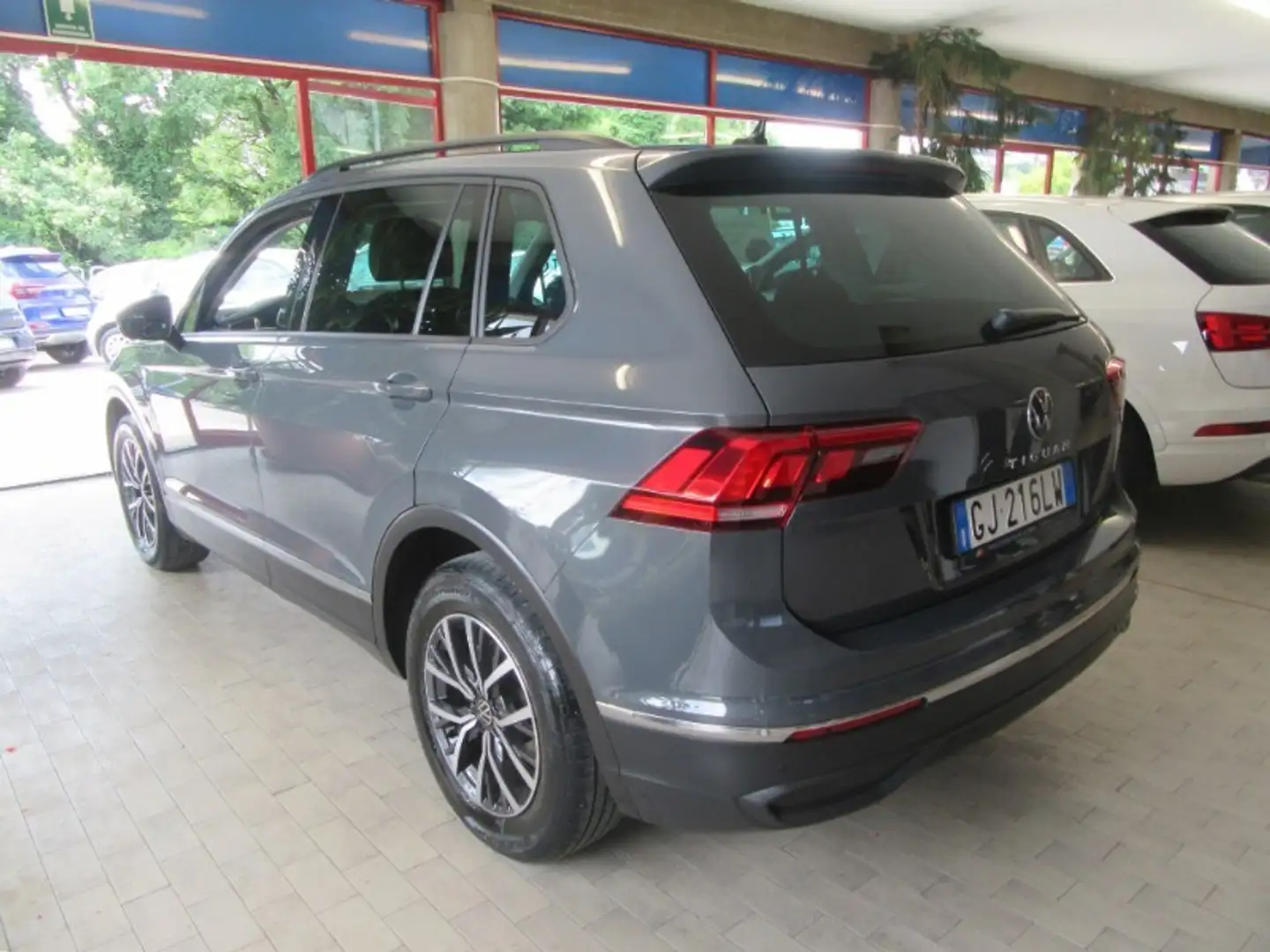 Volkswagen Tiguan 1.5 TSI ACT Life - 2