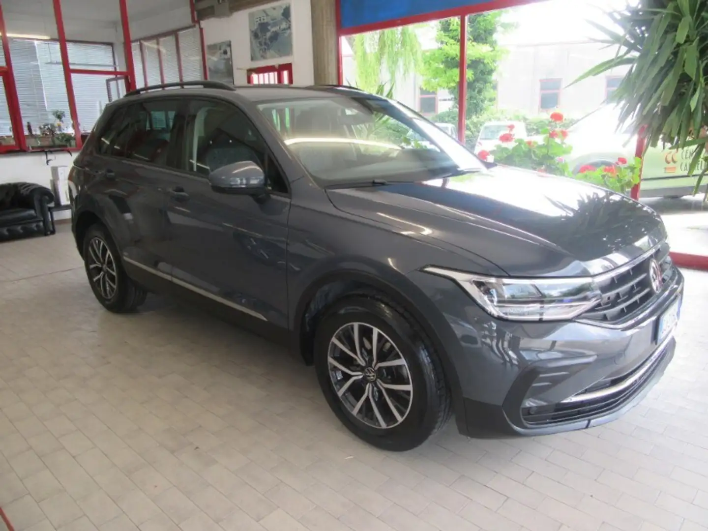 Volkswagen Tiguan 1.5 TSI ACT Life - 1