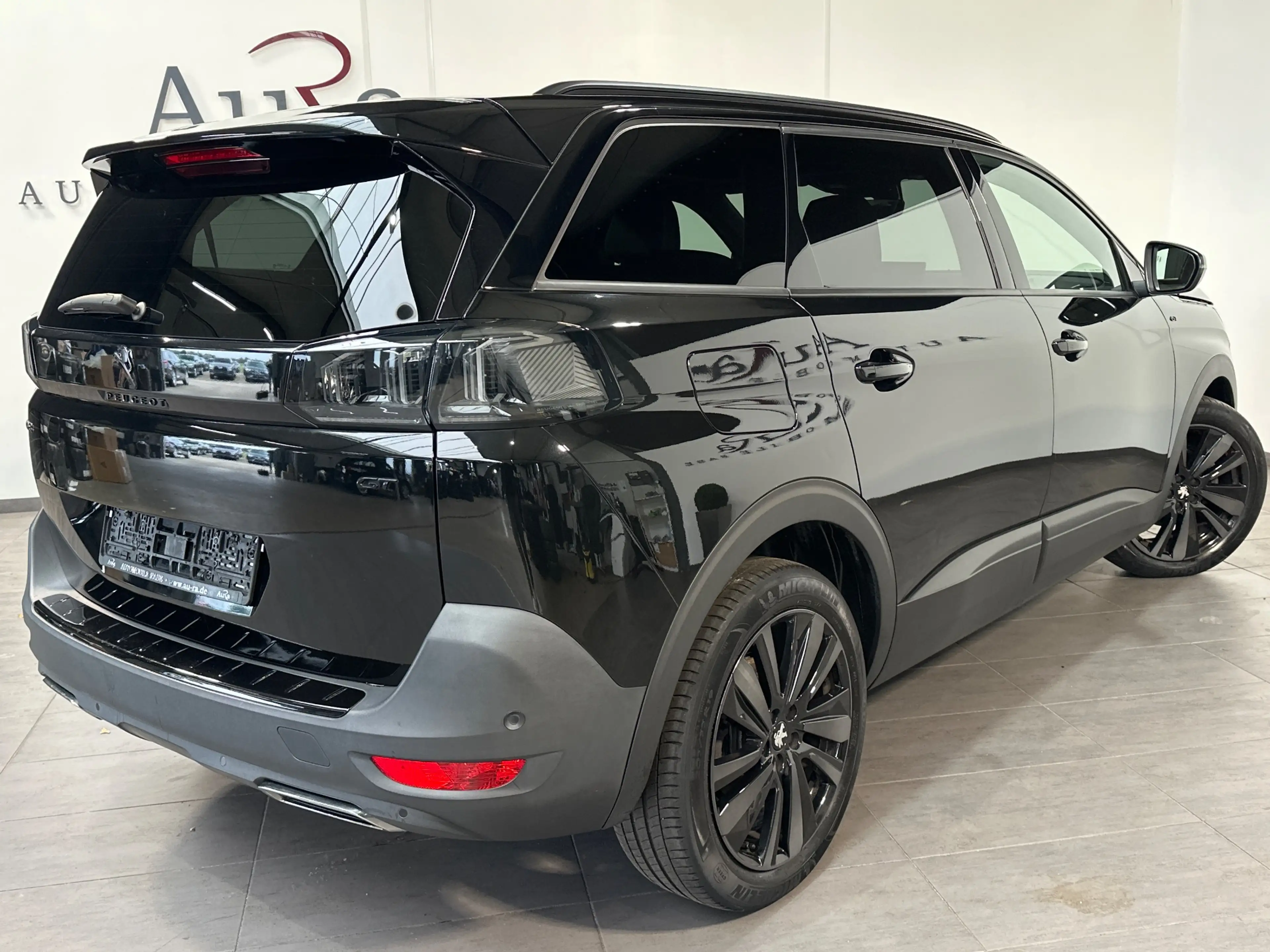 Peugeot 5008 EAT8 GT 7-Sitzer NAV+LED+PANO+AHK+KAM+SHZ+19ZOLL — photo 4