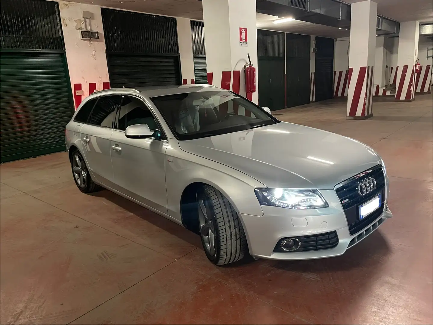 Audi A4 Avant 2.0 tdi Ambiente fap - 1