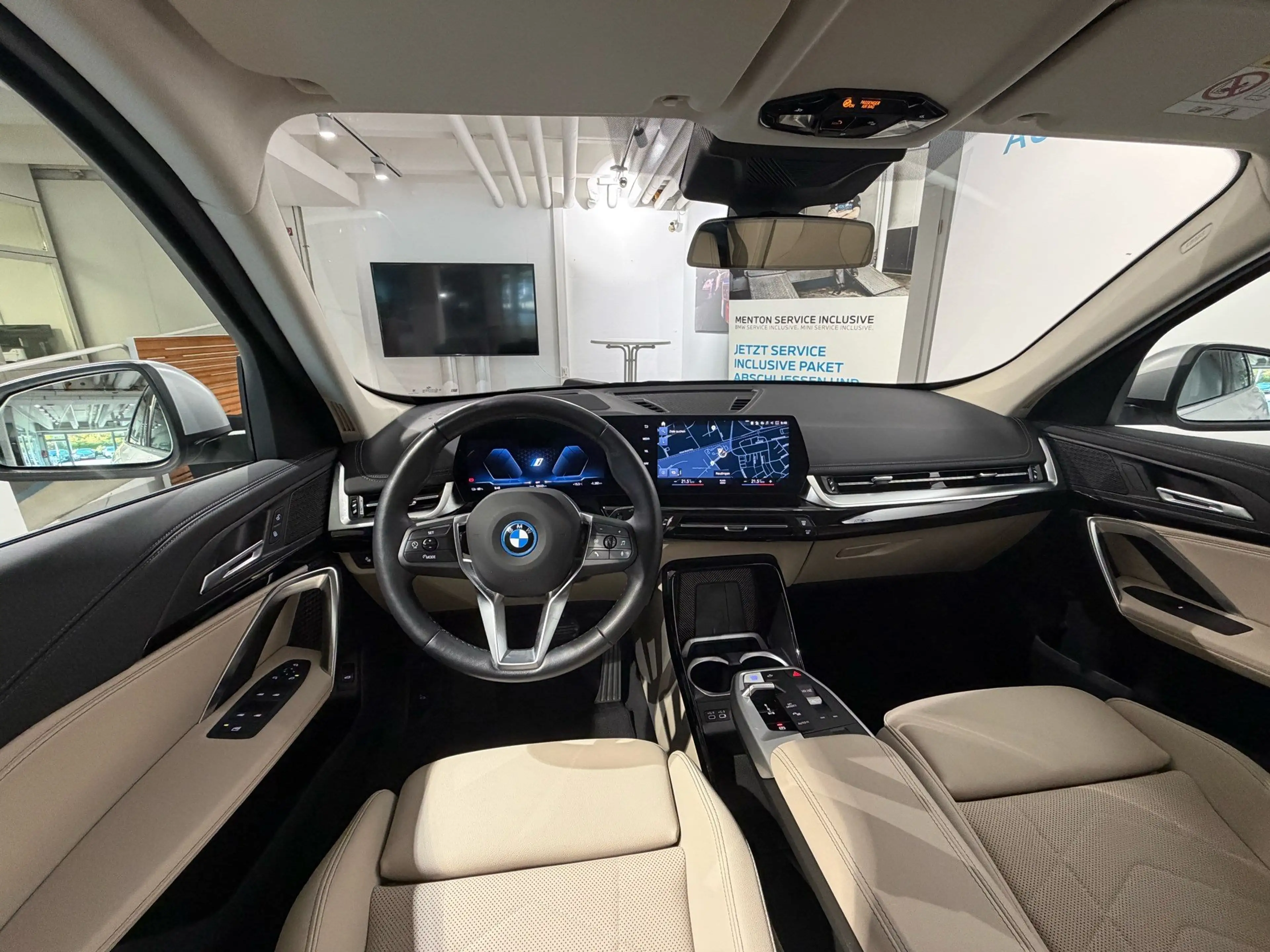 BMW iX1 xDrive30 (ab 2022) xLine — photo 11