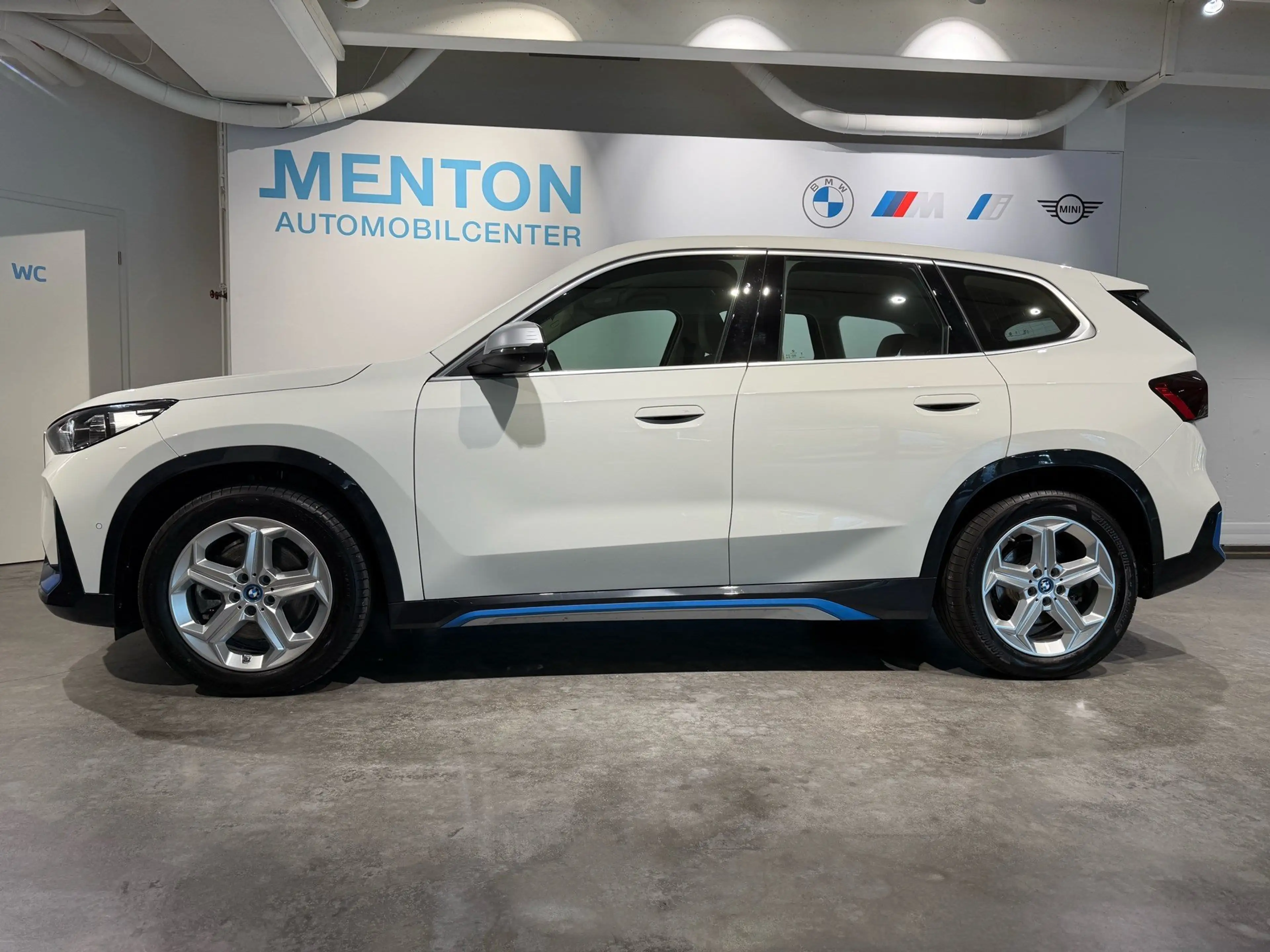 BMW iX1 xDrive30 (ab 2022) xLine — photo 4