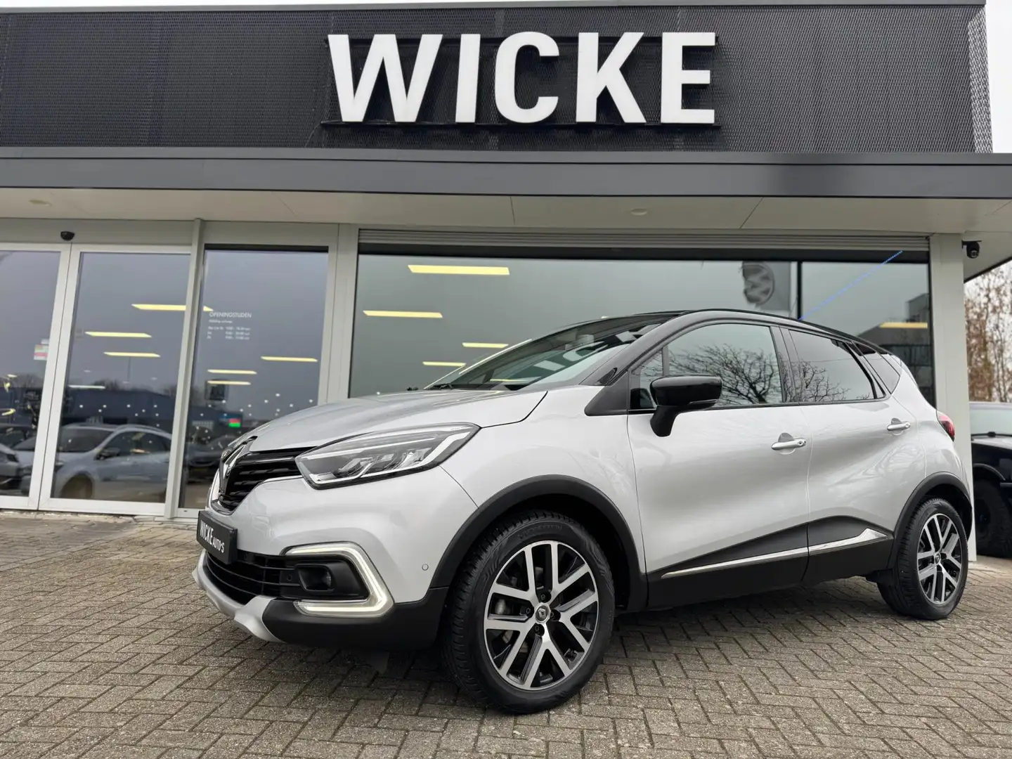 Renault Captur 1.2 TCe Bose Automaat Camera Navigatie Led Leder Gris - 1