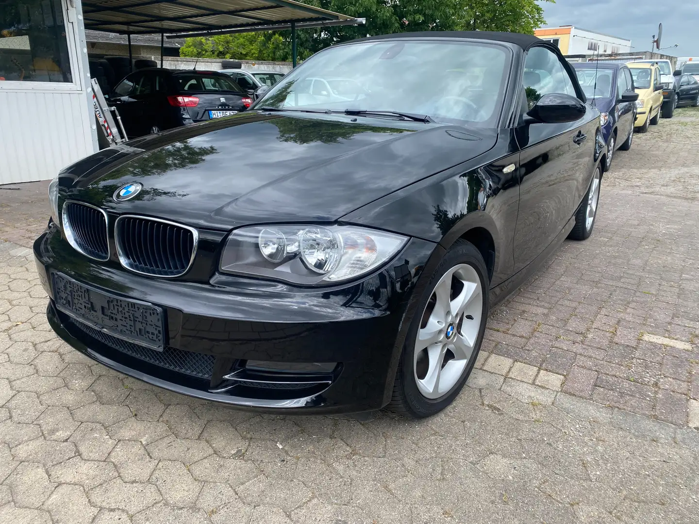 BMW 118 118i Schwarz - 1