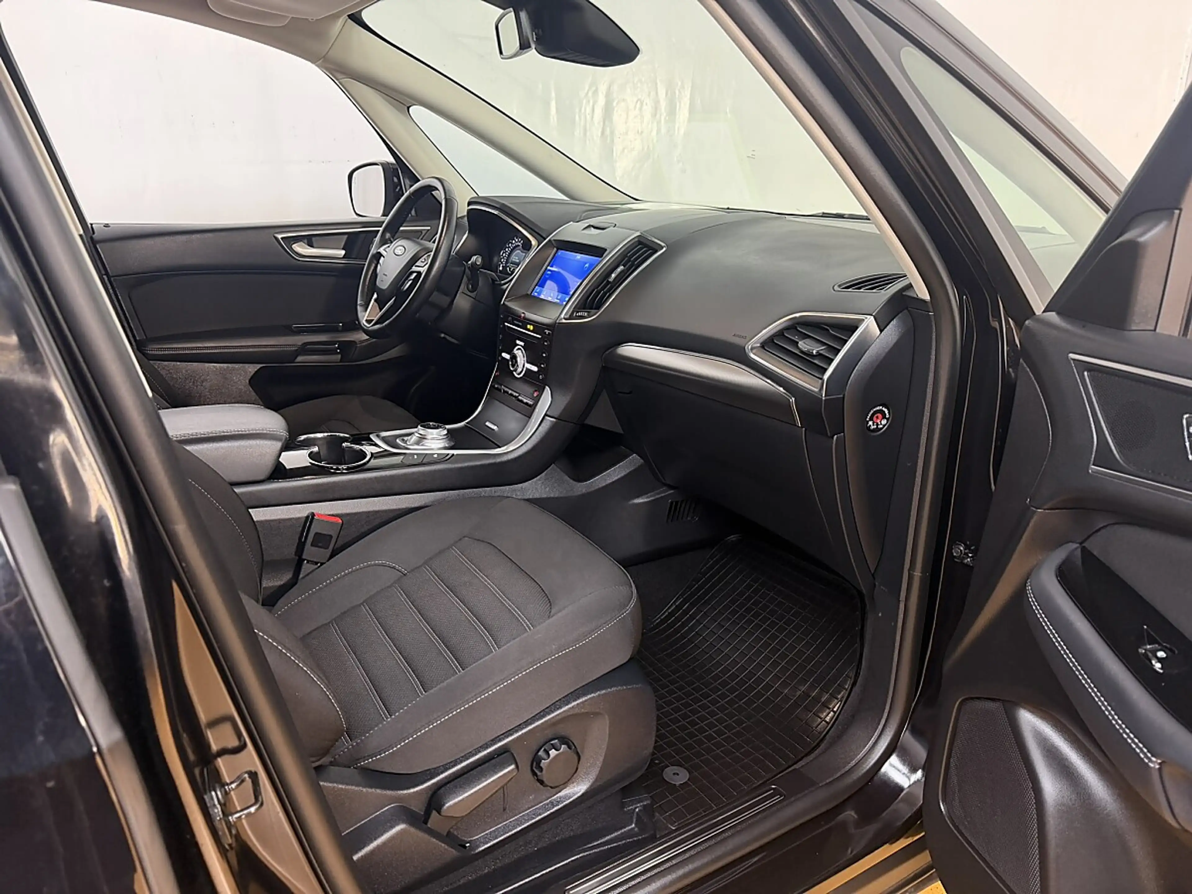 Ford Galaxy 2.5 Duratec (FHEV) Hybrid Hybrid Titanium — photo 10
