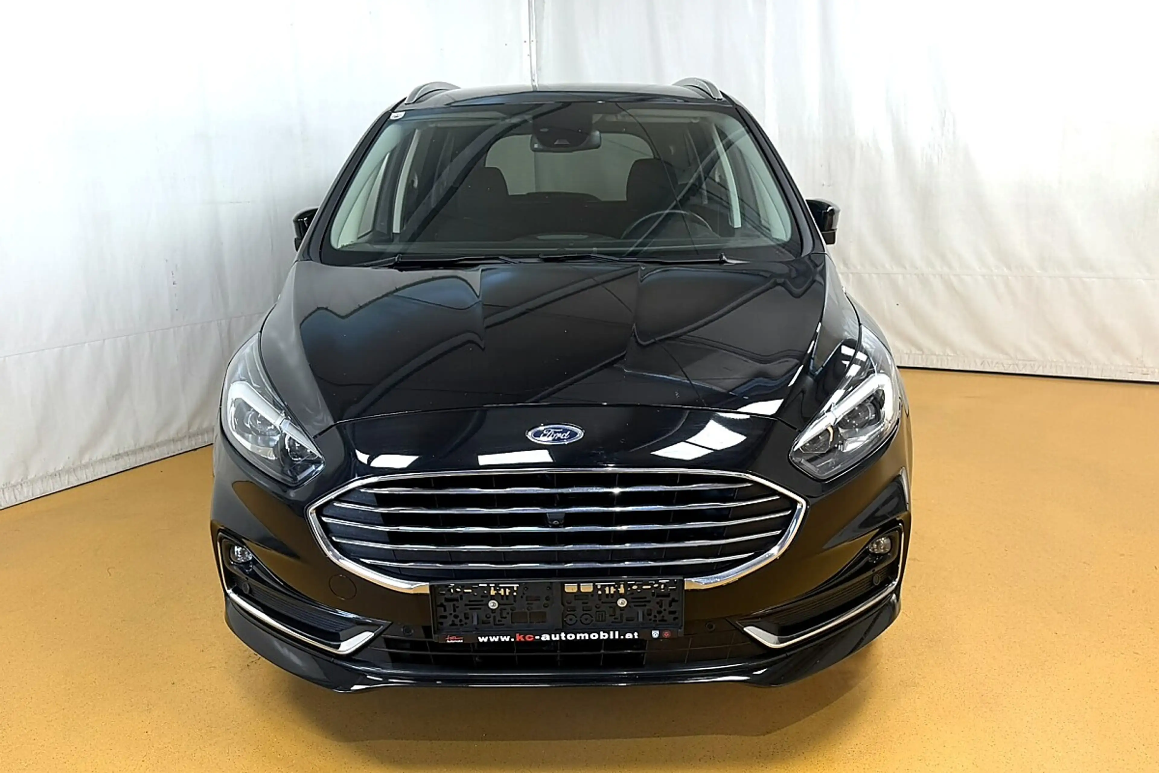 Ford Galaxy 2.5 Duratec (FHEV) Hybrid Hybrid Titanium — photo 12