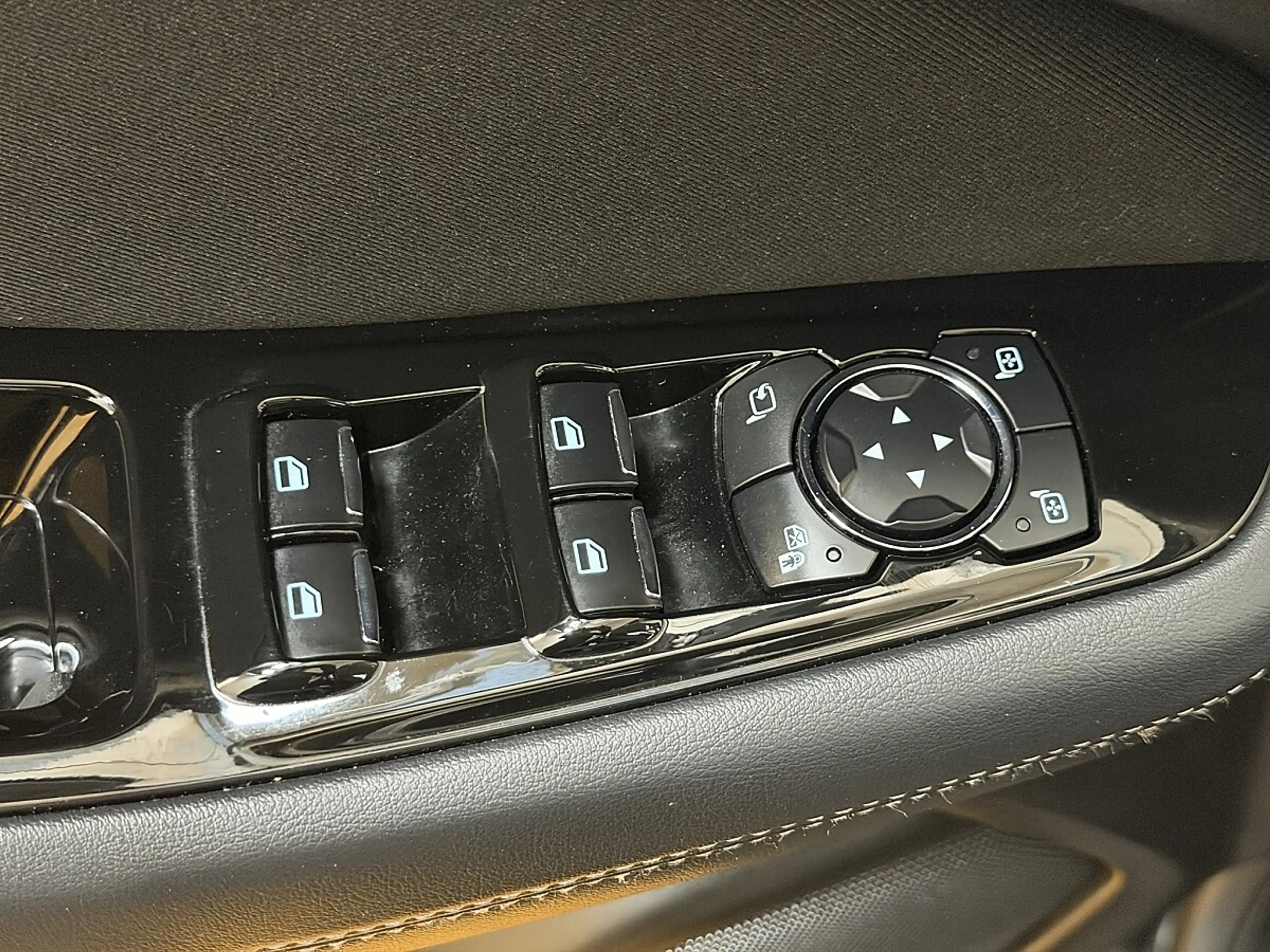 Ford Galaxy 2.5 Duratec (FHEV) Hybrid Hybrid Titanium — photo 21
