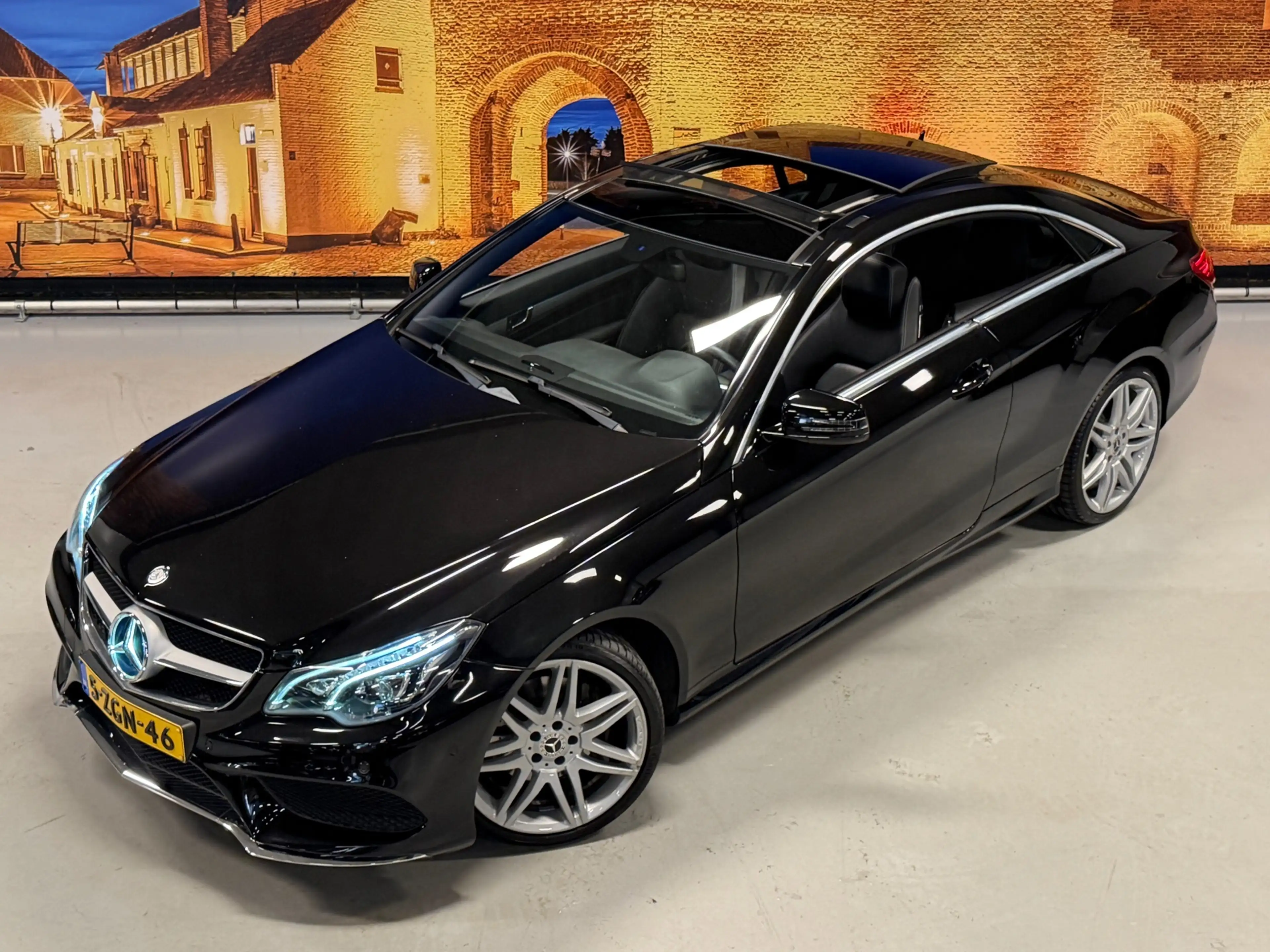 Mercedes-Benz E 200 Coupé AMG Automaat Panodak Leer LED — photo 40