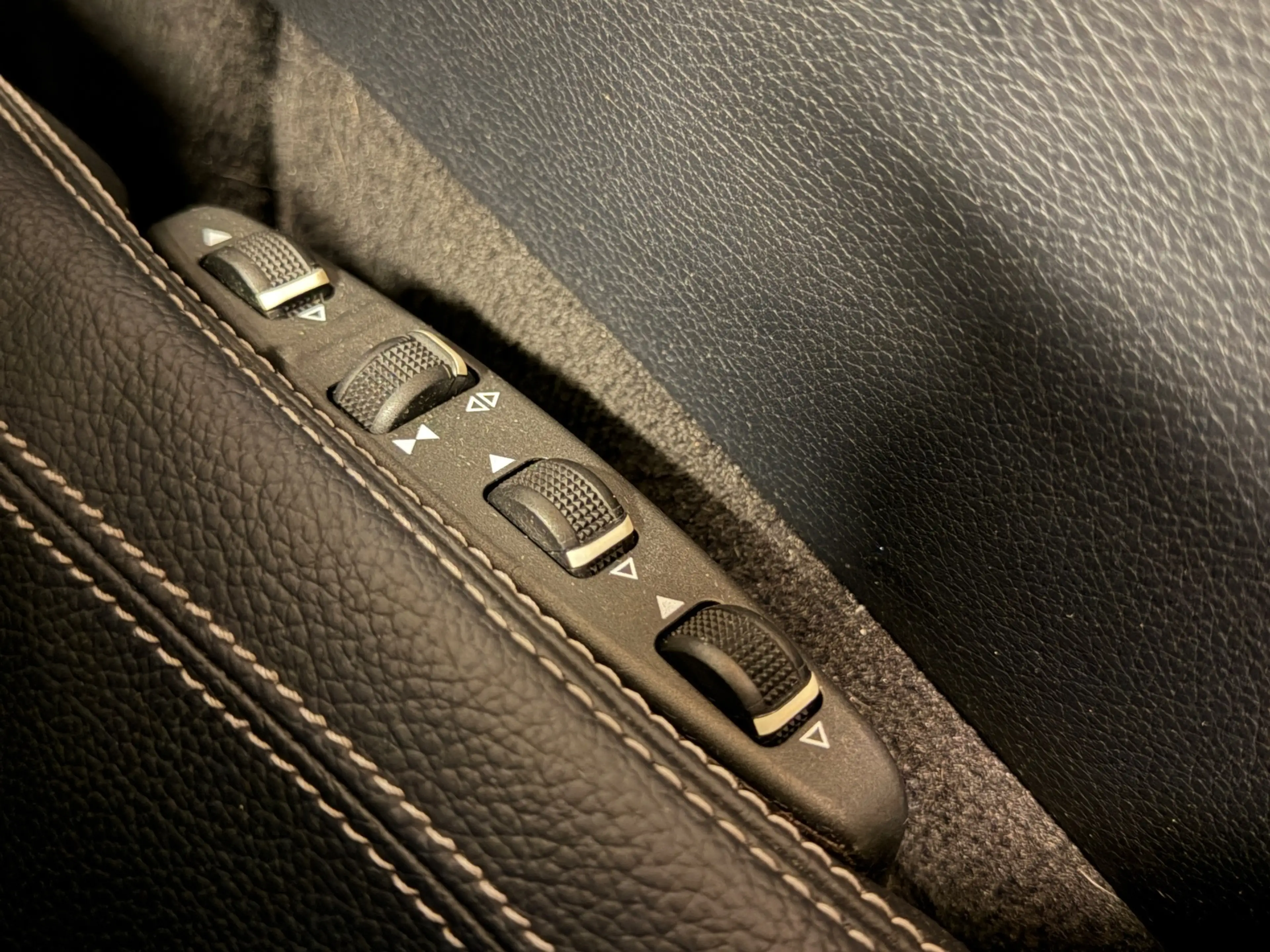 Mercedes-Benz E 200 Coupé AMG Automaat Panodak Leer LED — photo 31