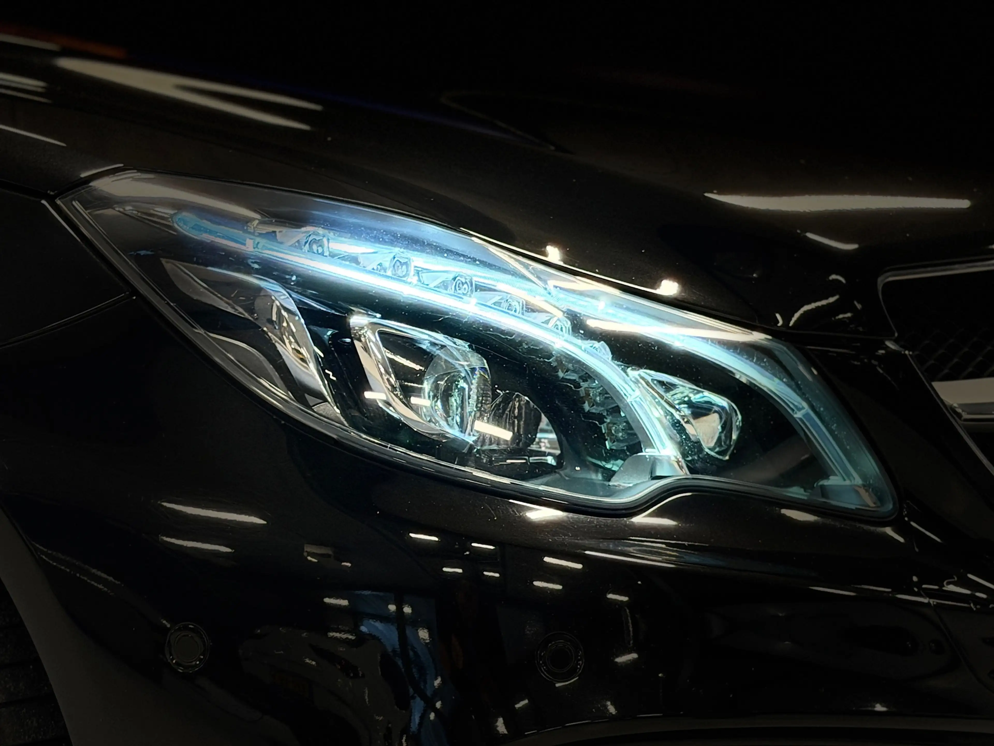 Mercedes-Benz E 200 Coupé AMG Automaat Panodak Leer LED — photo 14