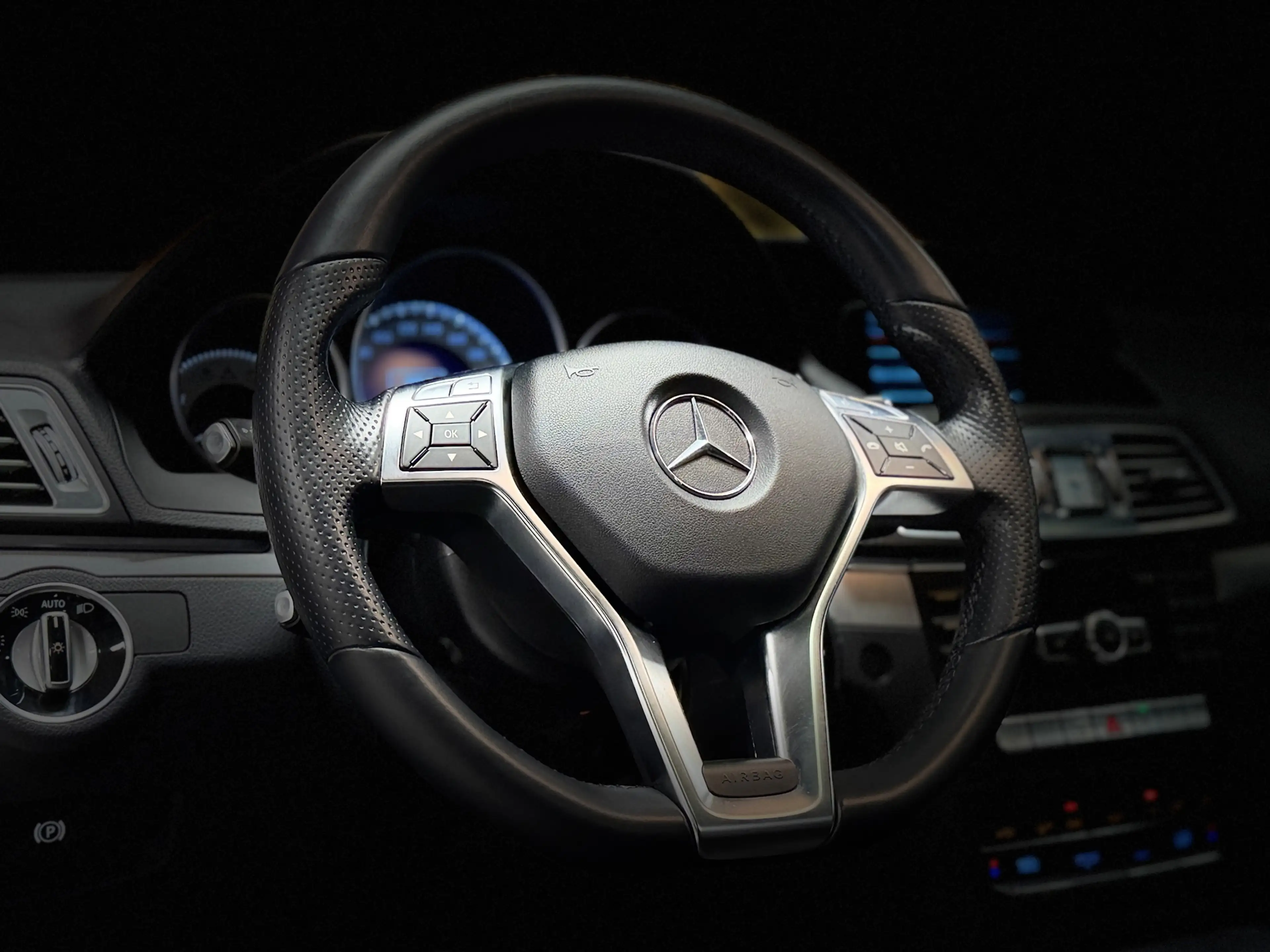 Mercedes-Benz E 200 Coupé AMG Automaat Panodak Leer LED — photo 16
