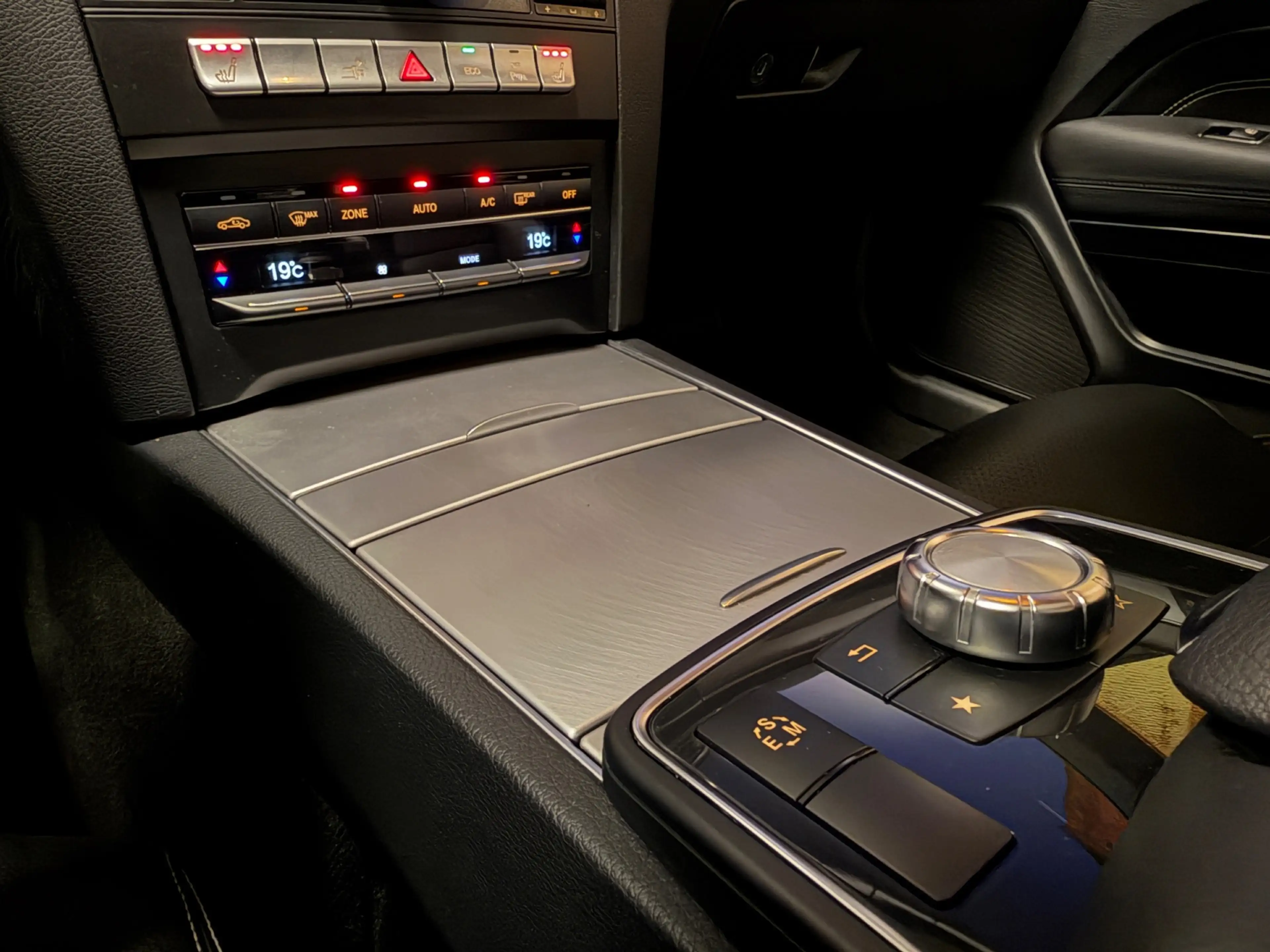 Mercedes-Benz E 200 Coupé AMG Automaat Panodak Leer LED — photo 32