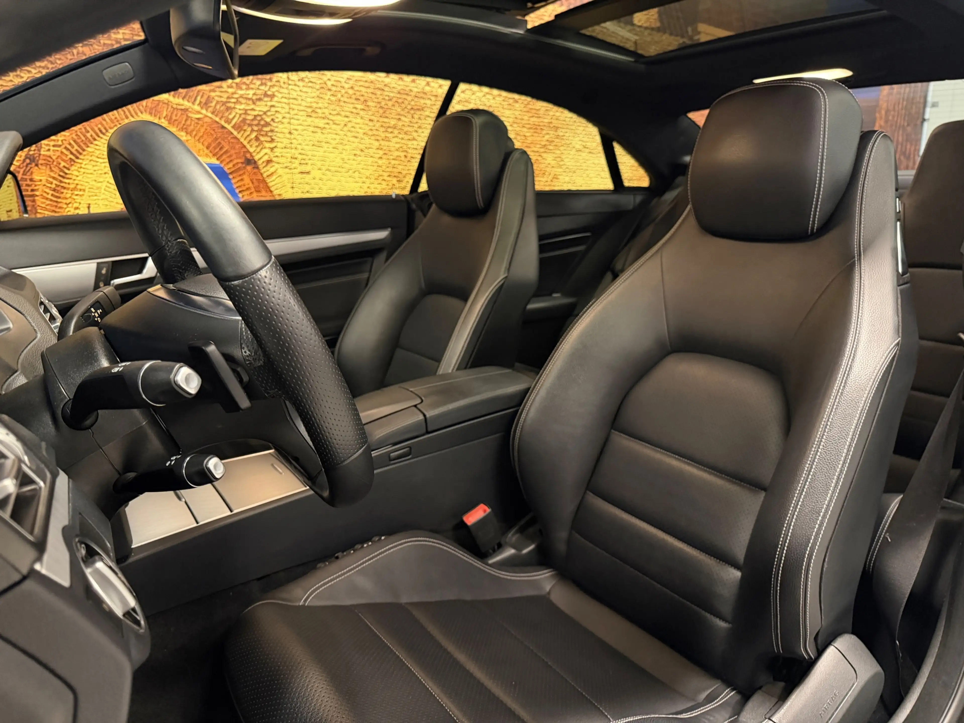Mercedes-Benz E 200 Coupé AMG Automaat Panodak Leer LED — photo 21