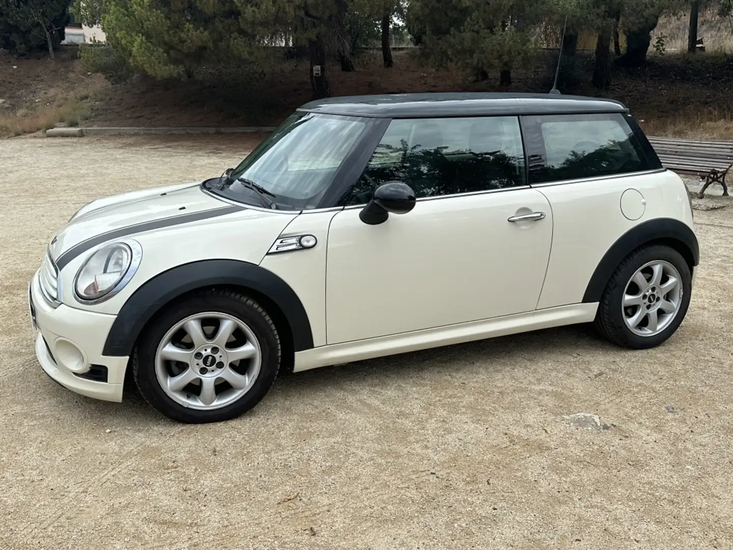 MINI Cooper Beige - 2