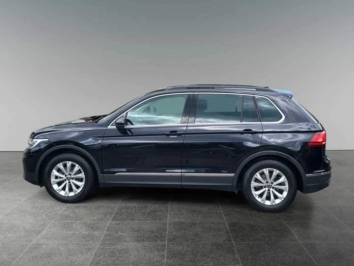 Volkswagen Tiguan 2,0 TDI Life DSG Life Schwarz - 2