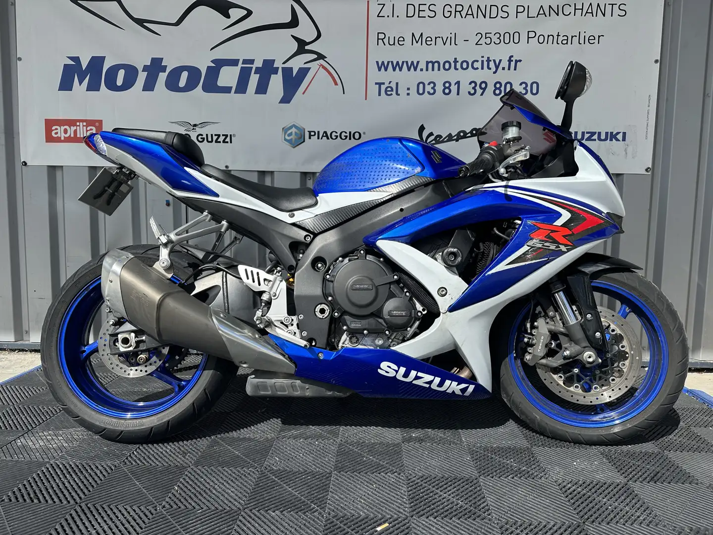 Suzuki GSX-R 750 - 1